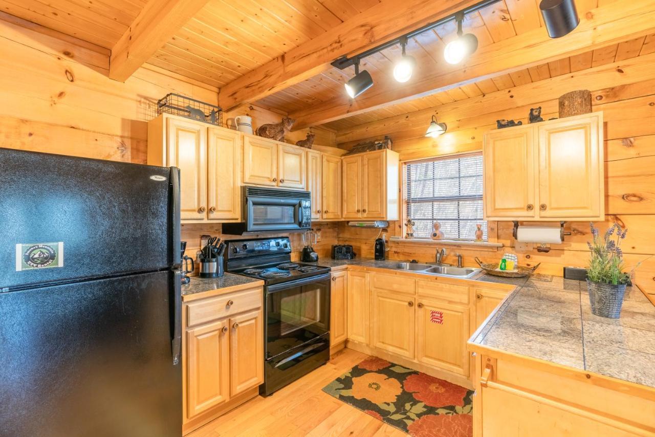 Moonshine Ridge Cabin With Hot Tub And Fire Pit بيدجن فورج المظهر الخارجي الصورة